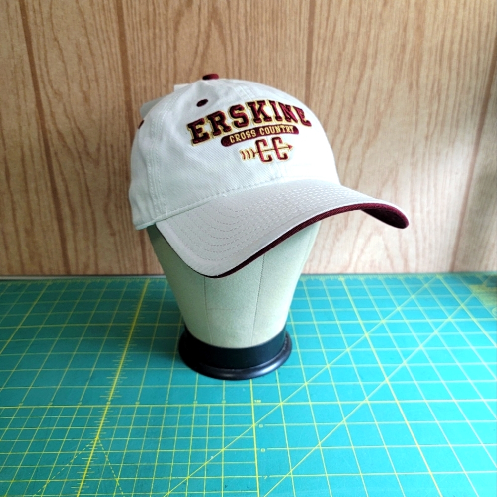 Erskin Cross Country Hat White OSFM. NWTThis Erskin Cross Country Hat by The G